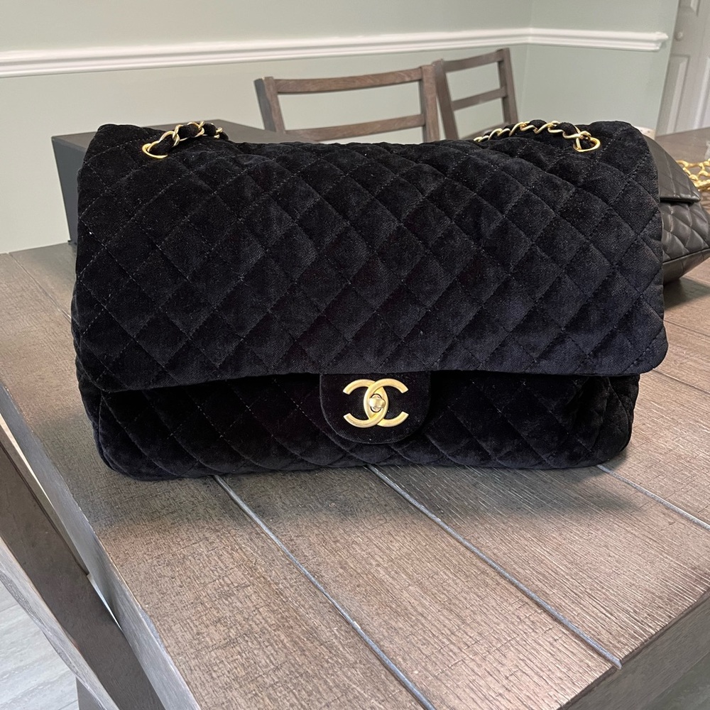 RARE Chanel XXL Velvet Airlines Bag - Picture 2 of 14